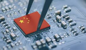 Trung Quốc phản đòn Mỹ bằng QiMeng – Hệ thống AI thiết kế chip không cần EDA phương Tây